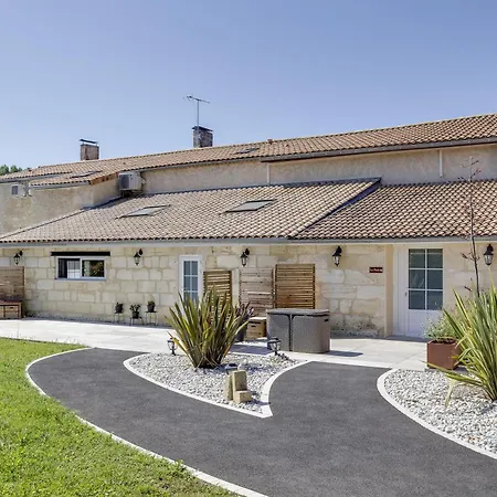 펜션 Le Bijou Piscine, Massage Et Spa Gauriaguet